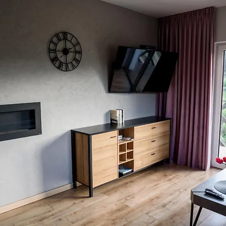 Trio Apartment *